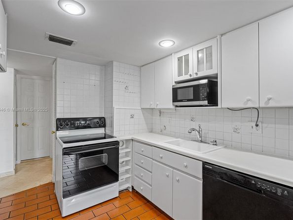 77 Crandon Blvd 2B, Key Biscayne FL 33149