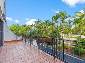 77 Crandon Blvd 2B, Key Biscayne FL 33149