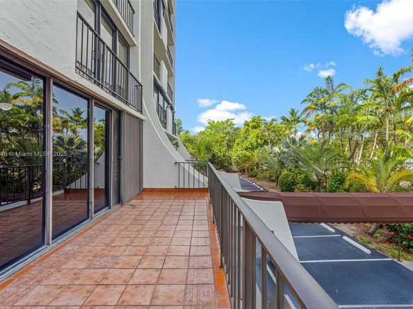 77 Crandon Blvd 2B, Key Biscayne FL 33149