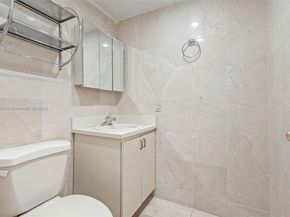 77 Crandon Blvd 2B, Key Biscayne FL 33149