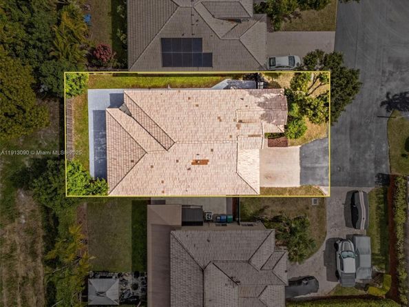 15475 SW 138th Ter, Miami FL 33196