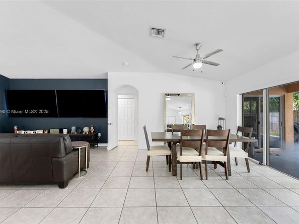 15475 SW 138th Ter, Miami FL 33196