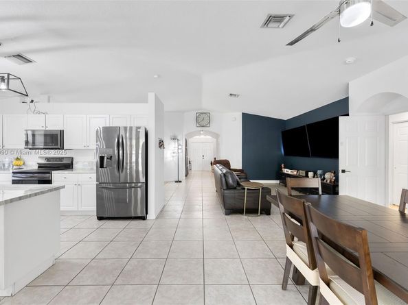 15475 SW 138th Ter, Miami FL 33196