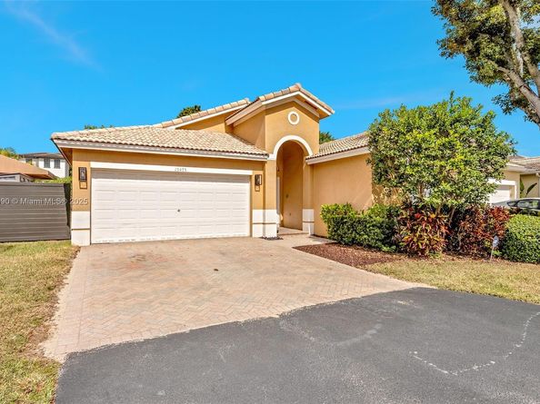 15475 SW 138th Ter, Miami FL 33196