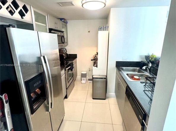 1861 NW S River Dr 2201, Miami FL 33125