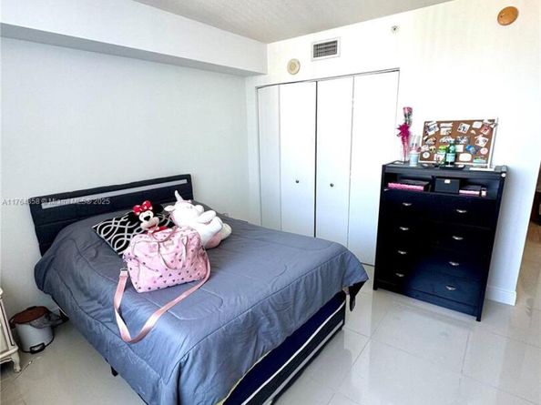 1861 NW S River Dr 2201, Miami FL 33125