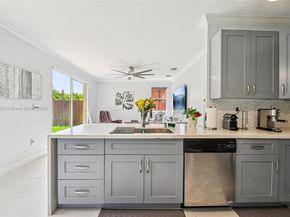 6121 SW 157th Pl, Miami FL 33193