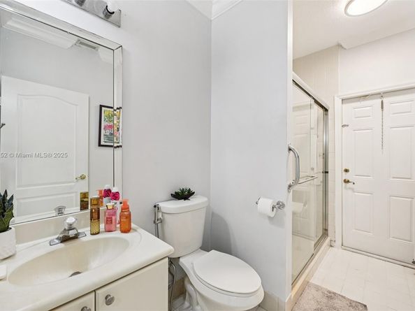 6121 SW 157th Pl, Miami FL 33193