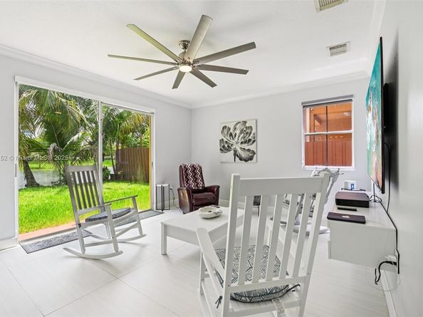 6121 SW 157th Pl, Miami FL 33193