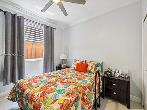 6121 SW 157th Pl, Miami FL 33193