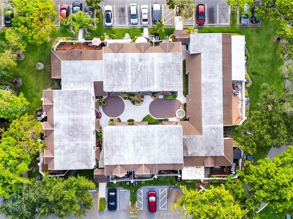 11604 NW 11th St, Pembroke Pines FL 33026