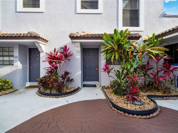 11604 NW 11th St, Pembroke Pines FL 33026