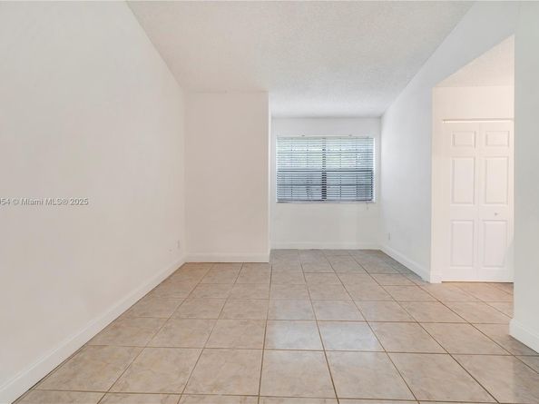 11604 NW 11th St, Pembroke Pines FL 33026