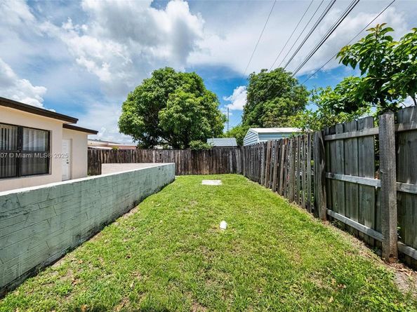 7521 Indigo St, Miramar FL 33023