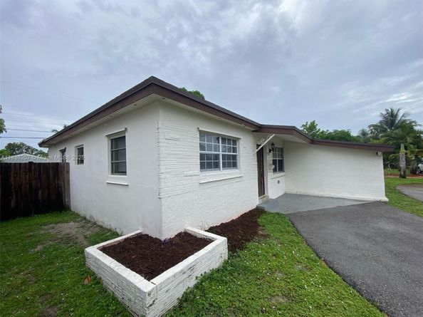 7521 Indigo St, Miramar FL 33023