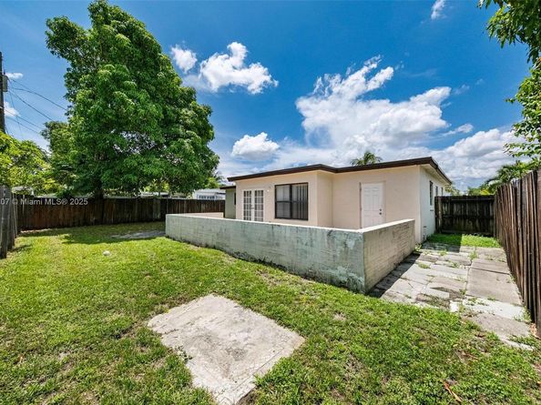 7521 Indigo St, Miramar FL 33023