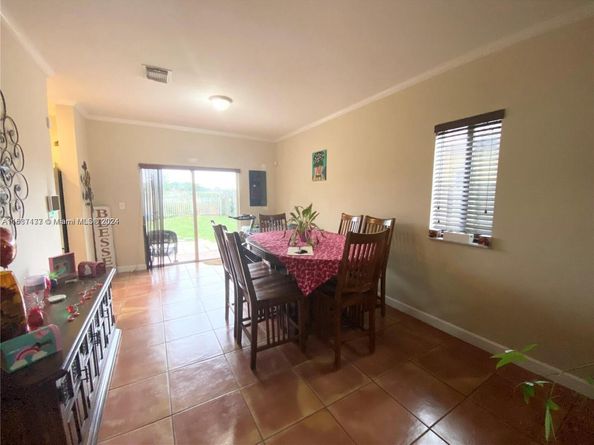 2526 NE 41st Ave, Homestead FL 33033
