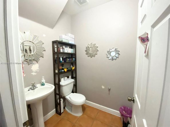2526 NE 41st Ave, Homestead FL 33033