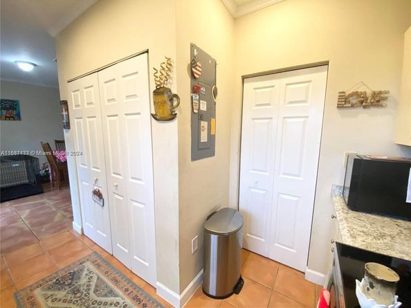 2526 NE 41st Ave, Homestead FL 33033