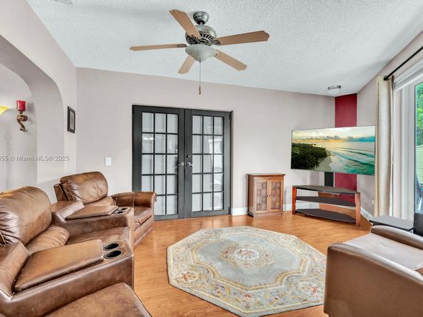 911 NW 135th Way, Sunrise FL 33325