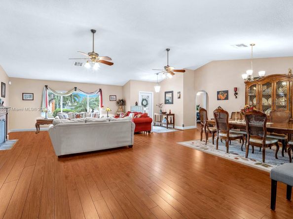 911 NW 135th Way, Sunrise FL 33325