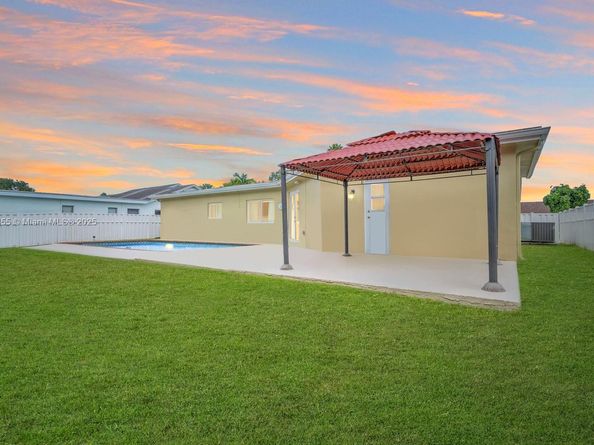 911 NW 135th Way, Sunrise FL 33325