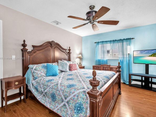 911 NW 135th Way, Sunrise FL 33325