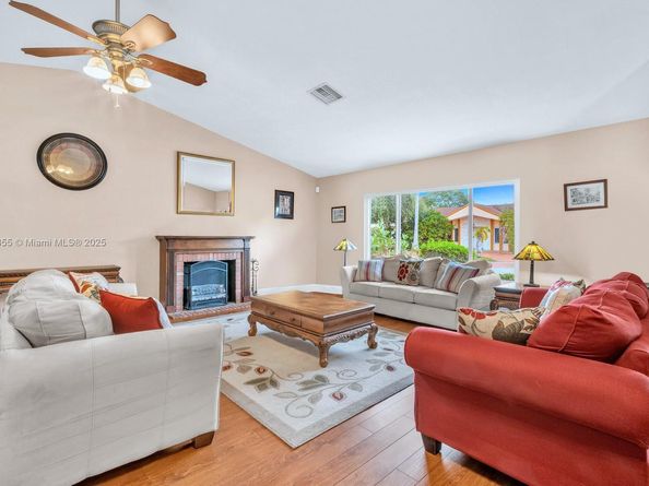 911 NW 135th Way, Sunrise FL 33325