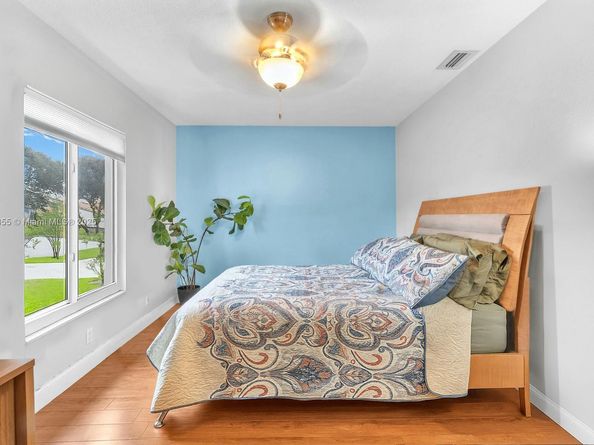 911 NW 135th Way, Sunrise FL 33325