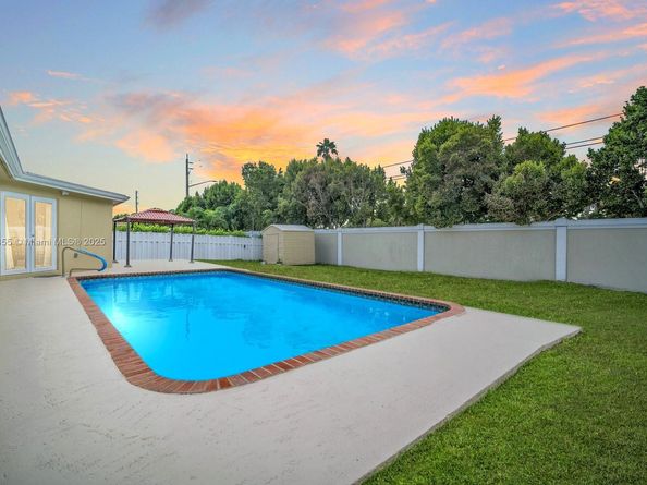 911 NW 135th Way, Sunrise FL 33325