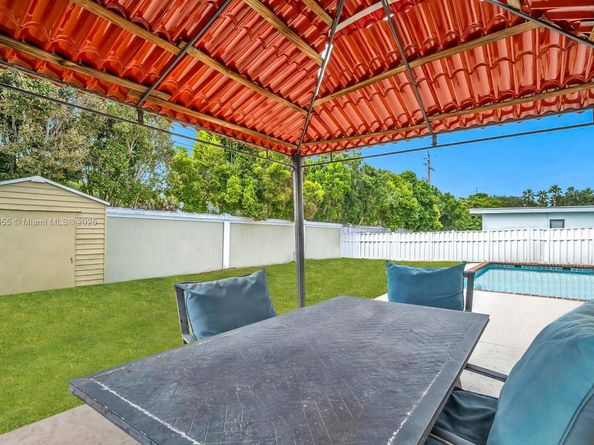 911 NW 135th Way, Sunrise FL 33325