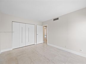 20379 W Country Club Dr 1239, Aventura FL 33180