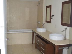 475 Brickell Ave 1814, Miami FL 33131