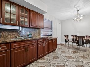 834 NW 115th St, Miami FL 33168