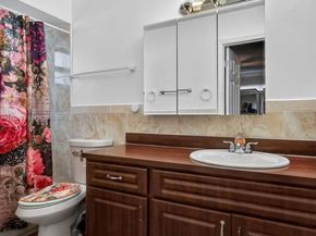 834 NW 115th St, Miami FL 33168