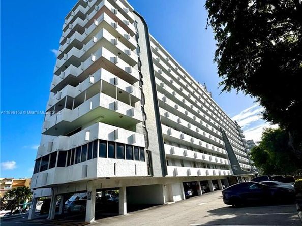 3545 NE 166th St 805, North Miami Beach FL 33160