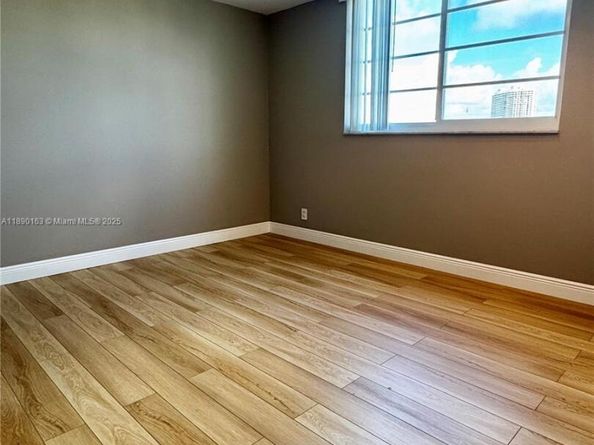 3545 NE 166th St 805, North Miami Beach FL 33160