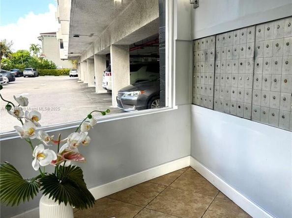 3545 NE 166th St 805, North Miami Beach FL 33160