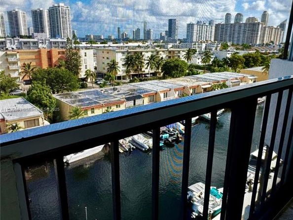 3545 NE 166th St 805, North Miami Beach FL 33160