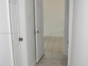 6120 Hayes St, Hollywood FL 33024