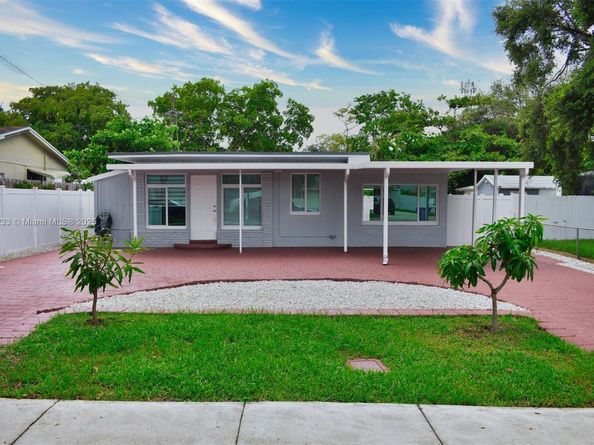 6120 Hayes St, Hollywood FL 33024