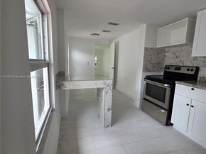 6120 Hayes St, Hollywood FL 33024