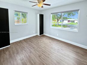 9424 SW 52nd St, Cooper City FL 33328