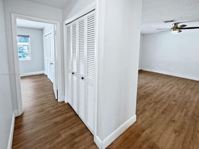 9424 SW 52nd St, Cooper City FL 33328