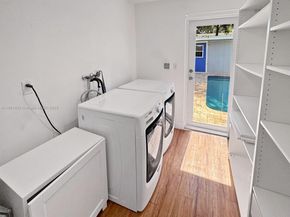 9424 SW 52nd St, Cooper City FL 33328