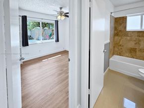 9424 SW 52nd St, Cooper City FL 33328