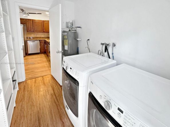 9424 SW 52nd St, Cooper City FL 33328