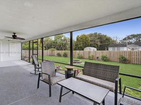 11280 NW 26th St, Plantation FL 33323