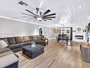 11280 NW 26th St, Plantation FL 33323