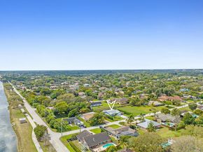 11280 NW 26th St, Plantation FL 33323